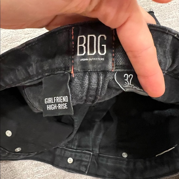 Black girlfriend high waisted jean shorts size 32 - Picture 4 of 4